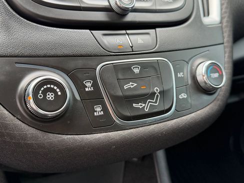 Used 2023 Chevrolet Malibu RS FWD image 17