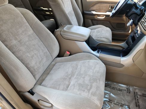 Used 2004 Honda Pilot EX image 16