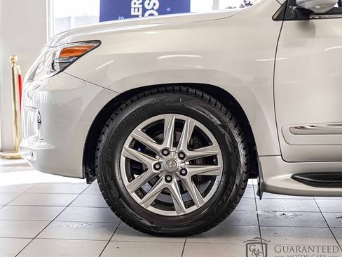 Used 2015 Lexus LX 570 4WD w/ Luxury Package image 7