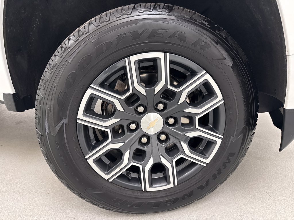 Used 2024 Chevrolet Colorado LT w/ LT Convenience Package III RWD image 30