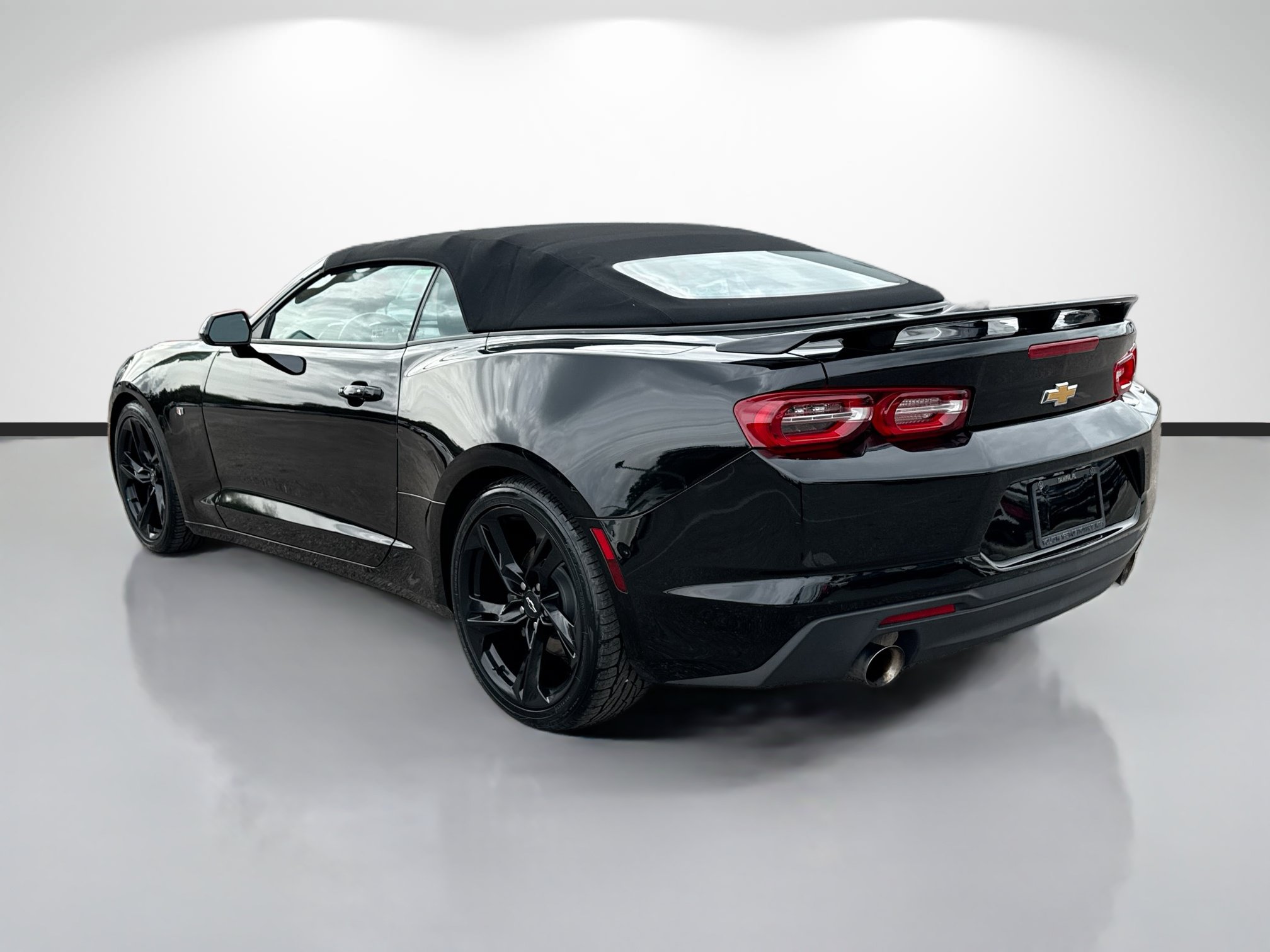 Used 2021 Chevrolet Camaro LT w/ Technology Package RWD image 5