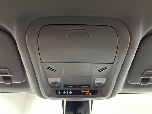 Used 2024 Chevrolet Blazer LT image 28