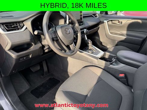 Certified 2025 Toyota RAV4 LE AWD/4WD image 17