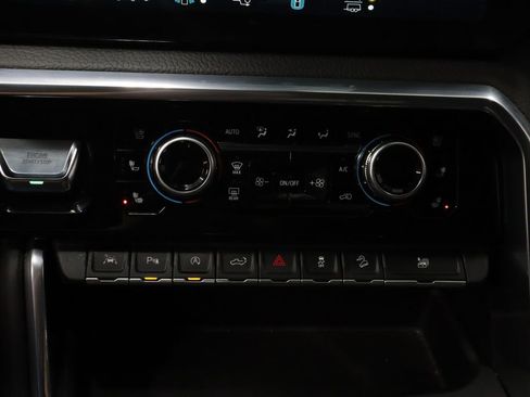 Used 2022 GMC Sierra 1500 Denali w/ Denali Reserve Package AWD/4WD image 30