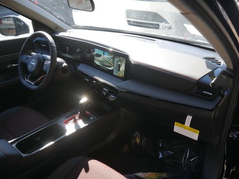 New 2026 Nissan Kicks SR w/ SR Premium Package image 24