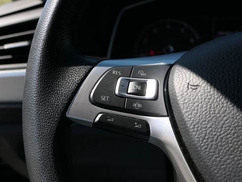 Used 2019 Volkswagen Jetta R-Line image 15