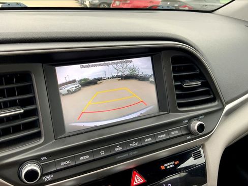 Used 2020 Hyundai Elantra SEL image 24