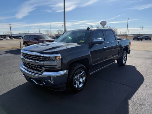 Used 2016 Chevrolet Silverado 1500 LTZ w/ LTZ Plus Package image 3