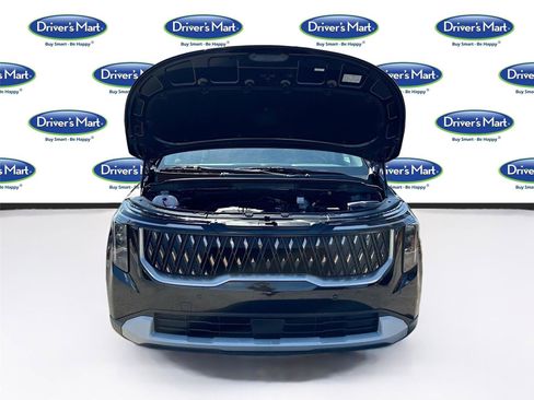 Used 2025 Kia Carnival FWD image 34