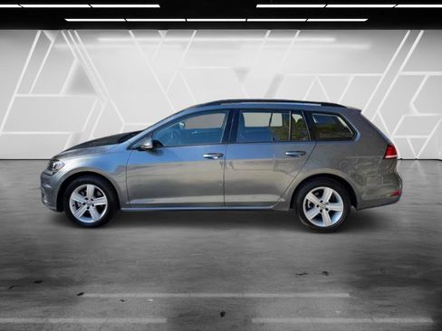 Used 2018 Volkswagen Golf SE FWD image 2