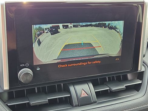 Used 2025 Toyota RAV4 LE AWD/4WD image 18