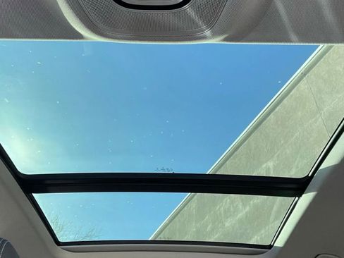 Used 2022 Audi e-tron Premium image 39