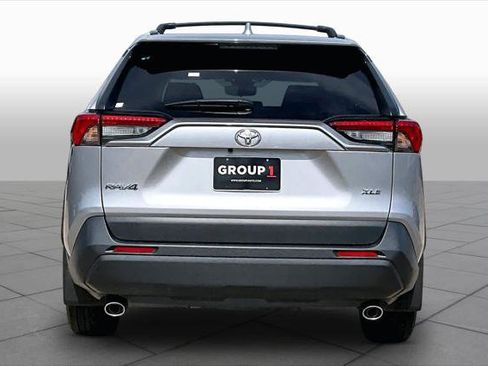 Certified 2025 Toyota RAV4 XLE w/ Convenience Package FWD image 5