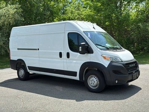 Used 2026 RAM ProMaster 2500 w/ Convenience Group FWD image 2