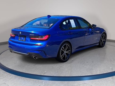 Used 2022 BMW 330i Sedan w/ M Sport Package RWD image 5