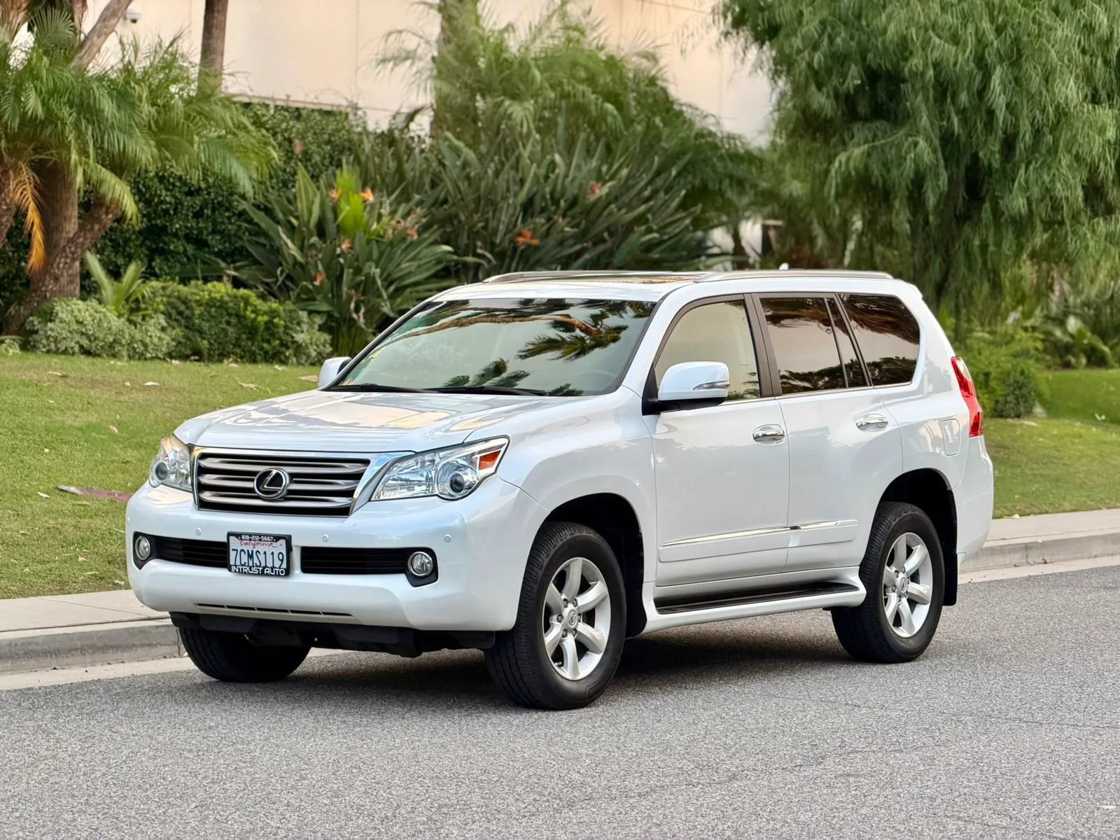 Used 2013 Lexus GX 460 w/ Convenience Pkg AWD/4WD image 1