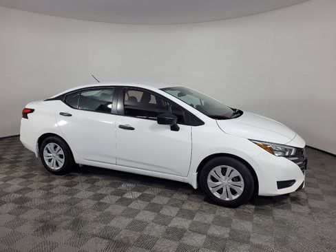 Used 2025 Nissan Versa S w/ Trunk Package FWD image 11