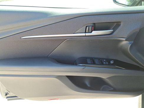 Used 2026 Toyota Camry LE w/ Convenience Package image 13