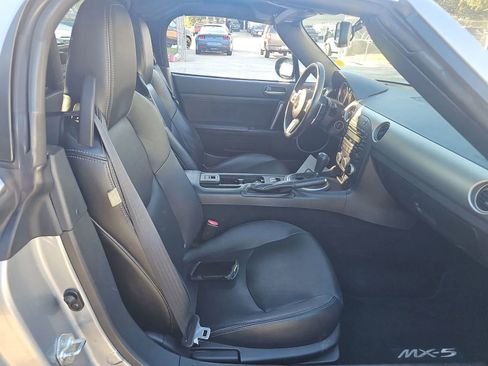 Used 2011 MAZDA MX-5 Miata Grand Touring w/ Premium Pkg image 8