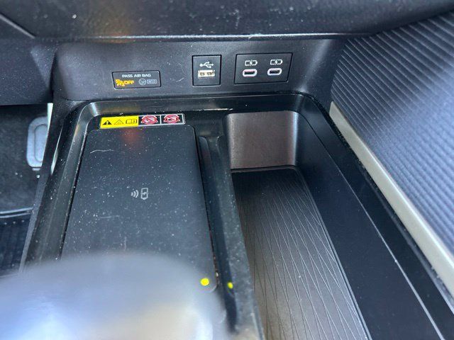 Used 2025 Toyota Camry SE FWD image 15