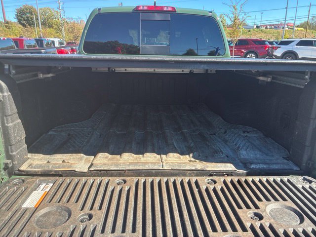 Used 2025 Nissan Frontier 4x4 Crew Cab image 9