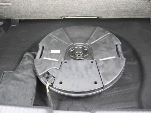 Used 2024 Volkswagen Golf R image 27