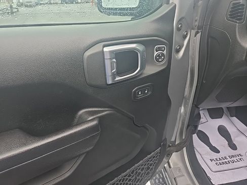 Used 2019 Jeep Wrangler Unlimited Sport S AWD/4WD image 14