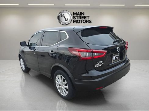 Used 2021 Nissan Rogue Sport S image 4