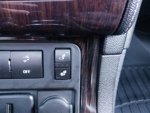 Used 2016 Chevrolet Traverse LT image 27