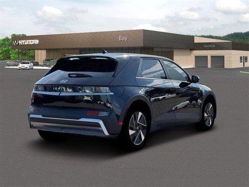 New 2025 Hyundai Ioniq 5 SE image 7
