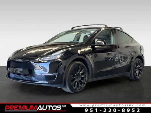 Used 2023 Tesla Model Y Long Range AWD/4WD image 1