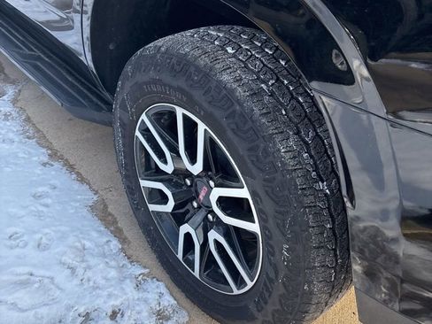 Used 2024 GMC Yukon AT4 image 11