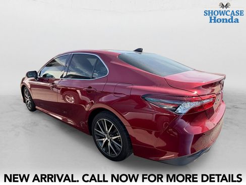 Used 2022 Toyota Camry XLE w/ Navigation Package image 4