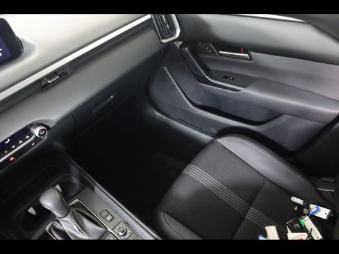 Used 2025 MAZDA CX-50 2.5 Hybrid w/ Preferred Pkg image 18