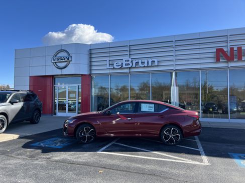 New 2025 Nissan Altima 2.5 SR w/ SR Premium Package image 2