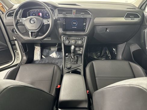 Used 2020 Volkswagen Tiguan SEL w/ Tiguan Two-Row MDO Package AWD/4WD image 22