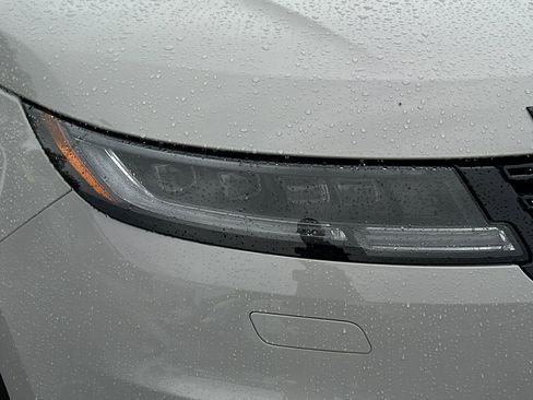 Used 2025 Land Rover Range Rover Sport Dynamic SE image 13