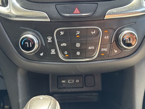 Used 2021 Chevrolet Equinox LT AWD/4WD image 18