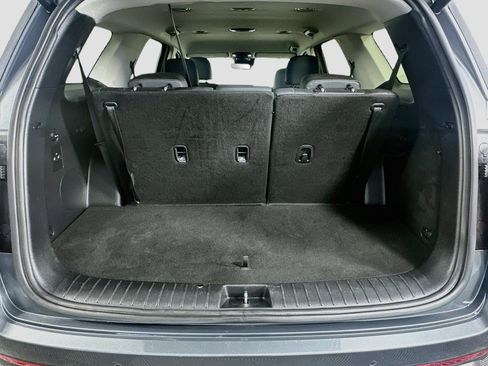 Used 2025 Hyundai Palisade SEL FWD image 31