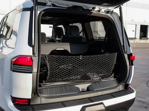 Used 2025 Lexus GX 550 w/ Accessory Package (2T) image 81