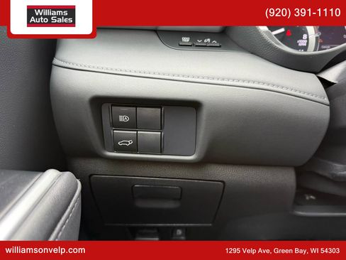 Used 2020 Toyota Highlander XLE image 27