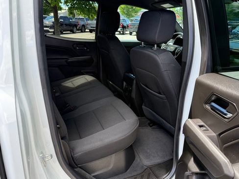 Used 2023 Chevrolet Colorado LT w/ LT Convenience Package RWD image 13