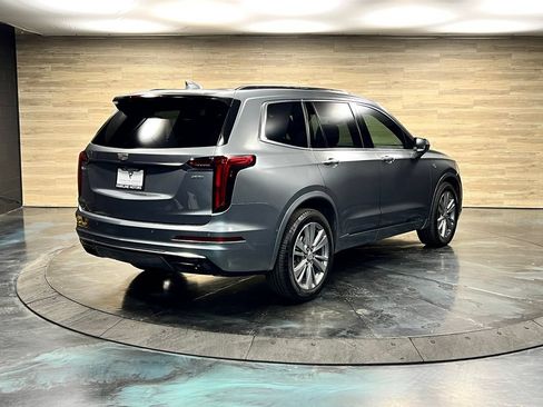 Used 2025 Cadillac XT6 Premium Luxury FWD image 16
