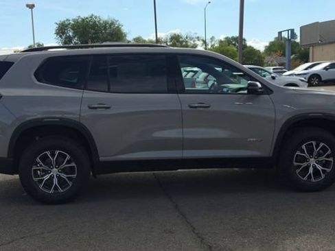 New 2026 GMC Acadia AT4 w/ Luxury Package AWD/4WD image 10