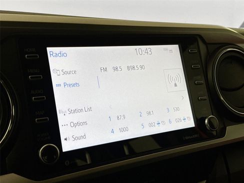 Certified 2022 Toyota Tacoma SR5 image 20