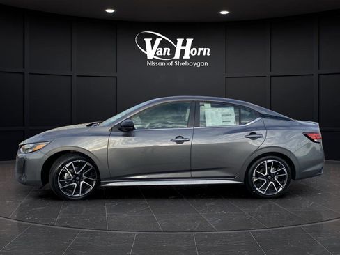 New 2025 Nissan Sentra SR w/ SR Premium Package FWD image 12