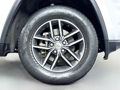 Used 2018 Jeep Grand Cherokee Limited image 44