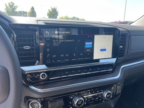 New 2026 GMC Sierra 1500 SLT w/ SLT Premium Package image 15