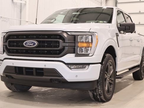 Certified 2022 Ford F150 XLT w/ Equipment Group 302A High image 6