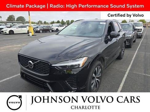 Used 2025 Volvo XC60 B5 Core AWD/4WD image 3